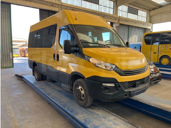 Xe buýt trường học IVECO Daily