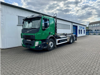 Xe tải nâng móc VOLVO FE