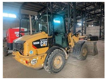 Máy xúc lật bánh lốp CATERPILLAR 906M