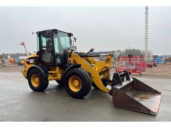 Máy xúc lật bánh lốp CATERPILLAR 908M