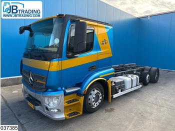 Xe tải khung gầm MERCEDES-BENZ Actros 2443