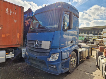 Xe đầu kéo MERCEDES-BENZ Actros 1843