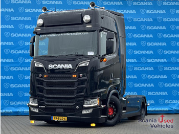 Xe đầu kéo SCANIA S 520