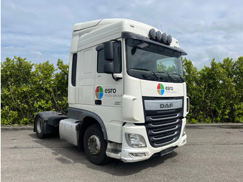Xe đầu kéo DAF XF