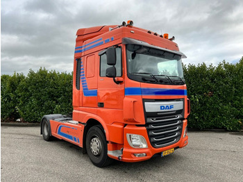 Xe đầu kéo DAF XF 440