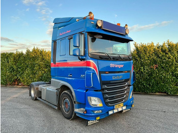 Xe đầu kéo DAF XF 460