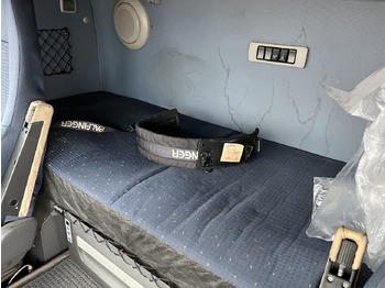 Xe cẩu tự hành, Xe tải thùng lửng/ Phẳng Volvo FH 520 6x2  Palfinger PK 12502 | AHK: hình 5