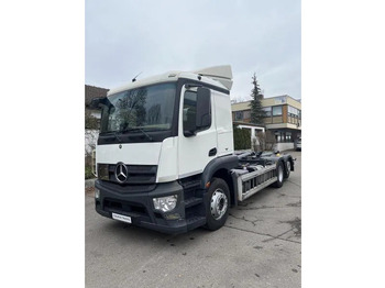 Xe tải nâng móc MERCEDES-BENZ Actros 2543