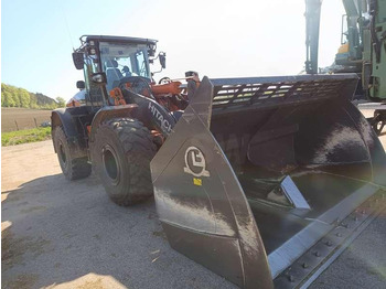 Máy xúc lật bánh lốp Hitachi ZW220-7: hình 2