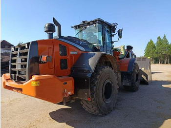 Máy xúc lật bánh lốp Hitachi ZW220-7: hình 5