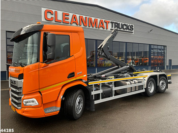 Xe tải nâng móc DAF XD 450