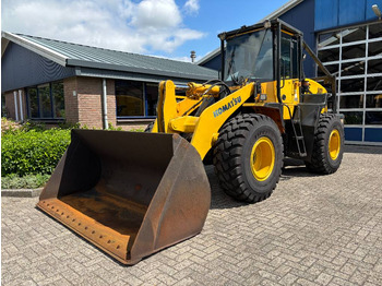 Máy xúc lật bánh lốp KOMATSU WA320-5