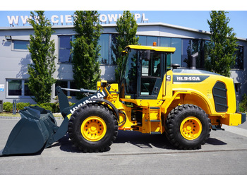 Máy xúc lật bánh lốp HYUNDAI HL940A articulated loader / year 2021 / weight 13.5t year of production 2021: hình 3