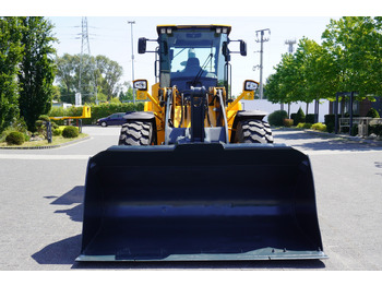 Máy xúc lật bánh lốp HYUNDAI HL940A articulated loader / year 2021 / weight 13.5t year of production 2021: hình 5