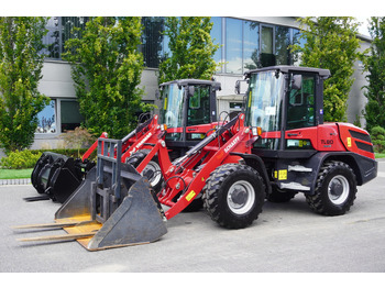 Máy xúc lật bánh lốp SCHAEFF