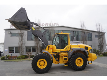 Máy xúc lật bánh lốp VOLVO L120H