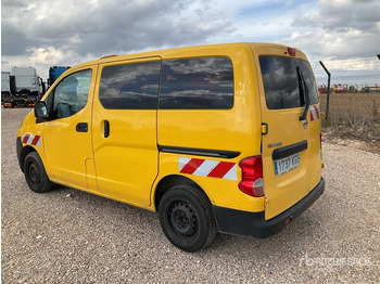 Xe bus mini NISSAN