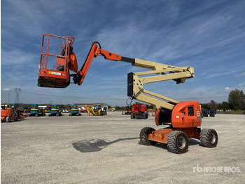 Xe nâng người nhiều khớp nối JLG