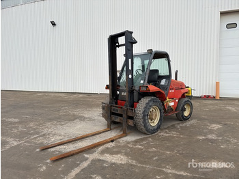 Xe nâng địa hình gồ ghề MANITOU MC 30