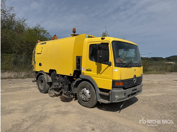 Xe quét đường MERCEDES-BENZ Atego