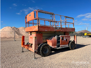 Máy nâng người hình kéo JLG