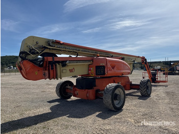 Xe nâng người nhiều khớp nối JLG