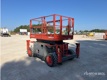 Máy nâng người hình kéo SKYJACK