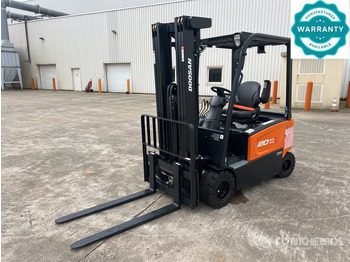 Xe nâng điện DOOSAN