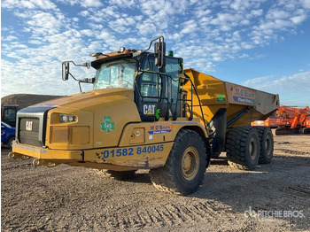 Xe ben đổ có khớp nối CATERPILLAR 730