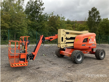 Xe nâng người nhiều khớp nối JLG