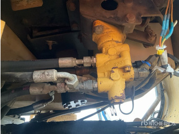 Máy xúc lật bánh lốp Cat 924 Wheel Loader: hình 4 Máy xúc lật bánh lốp Cat 924 Wheel Loader: hình 4