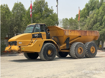 Xe ben đổ có khớp nối CATERPILLAR 740