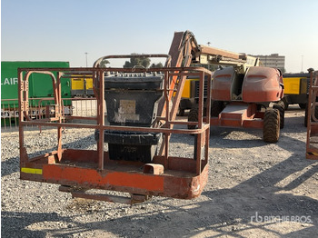 Xe nâng người nhiều khớp nối JLG