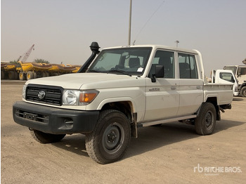 Xe bán tải TOYOTA Land Cruiser