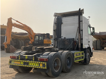 Xe đầu kéo 2002 Volvo FH12 6x4 T/A Sleeper Truck Tractor: hình 3