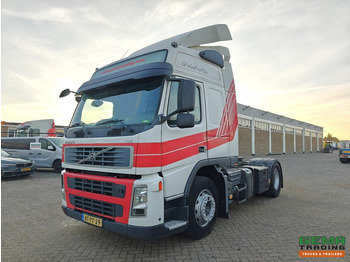 Xe đầu kéo VOLVO FM 400