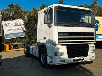 Xe đầu kéo DAF XF 95 380