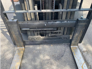 Xe nâng diesel Manitou Mi25D: hình 5 Xe nâng diesel Manitou Mi25D: hình 5