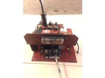 Van thủy lực LINDE