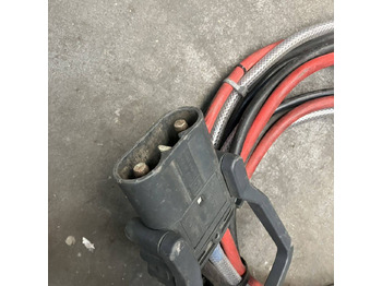 Phụ tùng cho Thiết bị xử lý vật liệu Hawker 24V/72A Lifetech TC1LT: hình 2 Phụ tùng cho Thiết bị xử lý vật liệu Hawker 24V/72A Lifetech TC1LT: hình 2