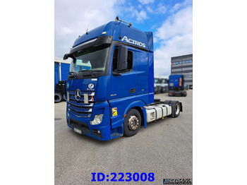 Xe đầu kéo MERCEDES-BENZ Actros 1845