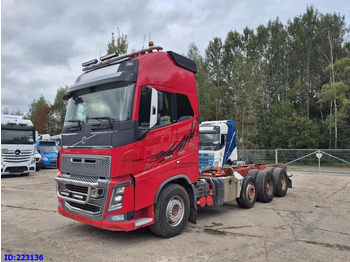 Xe tải khung gầm VOLVO FH16 750