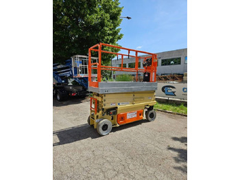 Máy nâng người hình kéo JLG