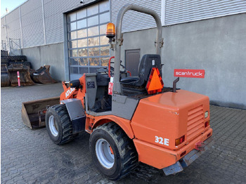 Máy xúc lật mini gấp khúc Atlas AR32E: hình 2