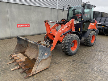 Máy xúc lật mini gấp khúc KUBOTA