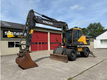 Máy xúc bánh lốp VOLVO EW180