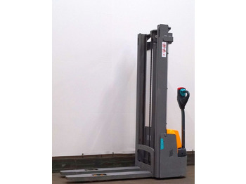 Máy xếp chồng JUNGHEINRICH EJC