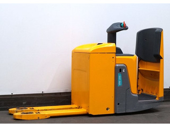 Xe tải nâng pallet JUNGHEINRICH ERE