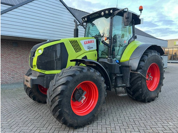 Máy cày CLAAS Axion 810