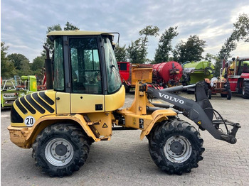 Máy xúc lật bánh lốp VOLVO L30B